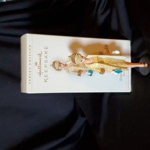 HALLMARK COLLECTORS KEEPSAKE ORNAMENT BARBIE...."EVENING  SPLENDOR"